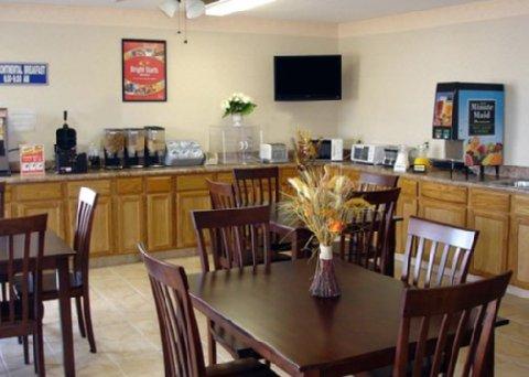 Americas Best Value Inn & Suites Macon Esterno foto