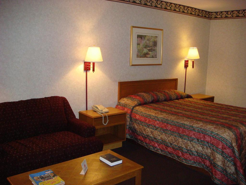 Americas Best Value Inn & Suites Macon Esterno foto