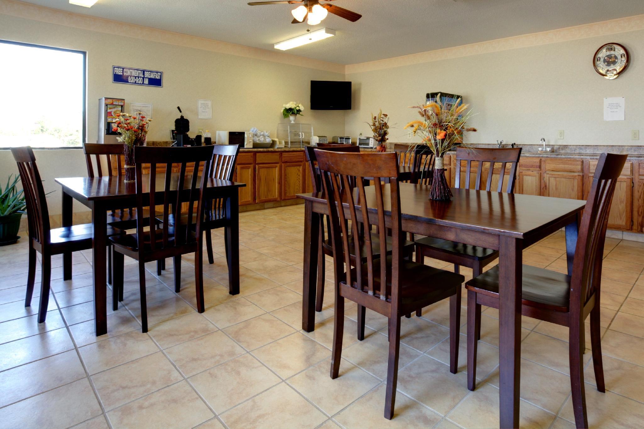 Americas Best Value Inn & Suites Macon Esterno foto