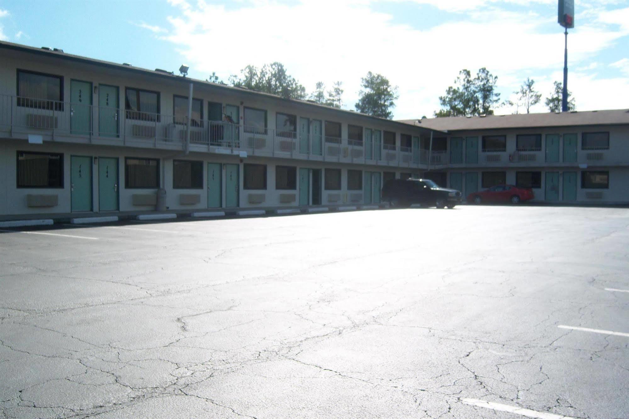 Americas Best Value Inn & Suites Macon Esterno foto
